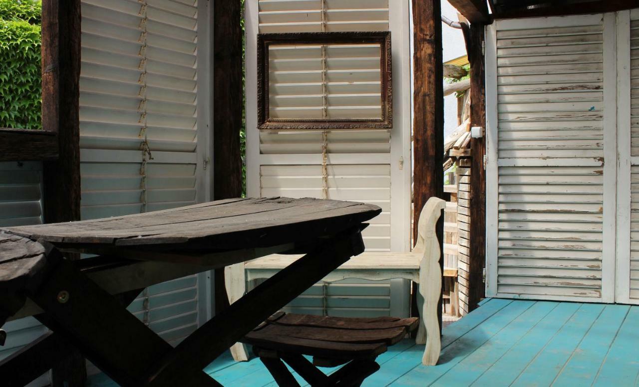 Vintage In Old Town Apartment Kecskemet Exterior photo